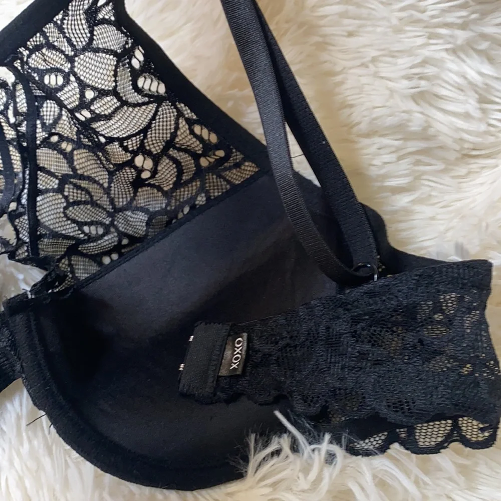 XOXO Black Lace Bra Size 34B Excellent Condition